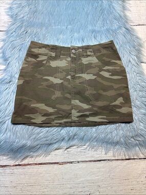 Abound Camo Mini Skirt in Olive and Khaki Sz 00